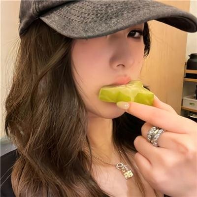 隔壁的吸血鬼美眉